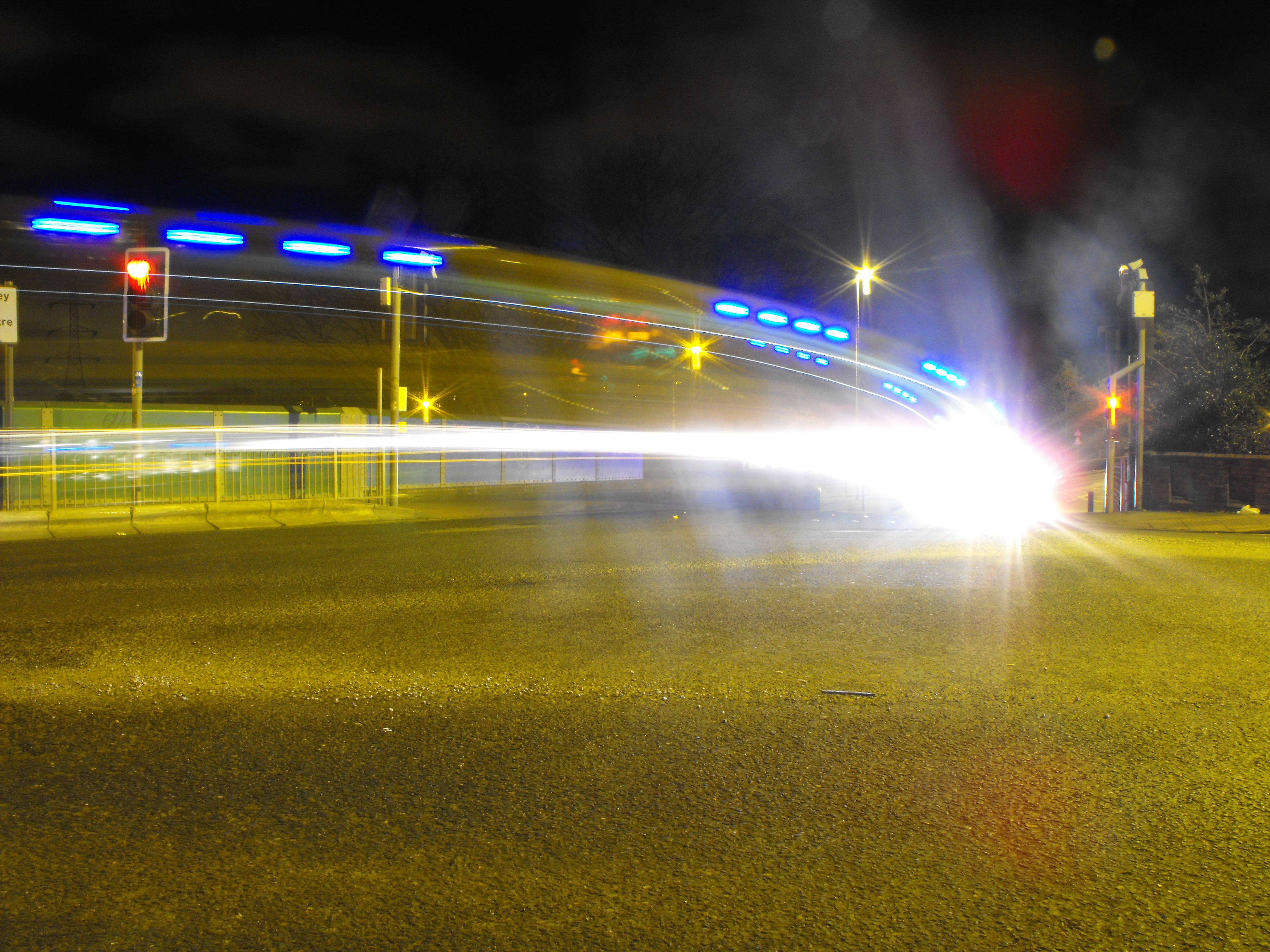 Cool_Ambulance_by_Podda999.jpg