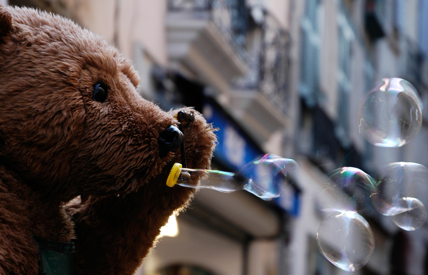 the_bubble_blower_by_tom_mosack-1400x.jpg