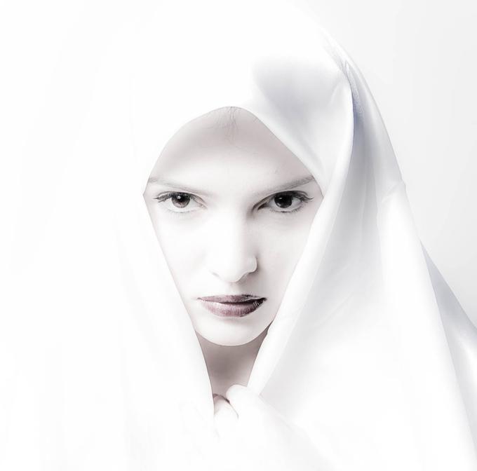 the_nun_by_angelhand.jpg