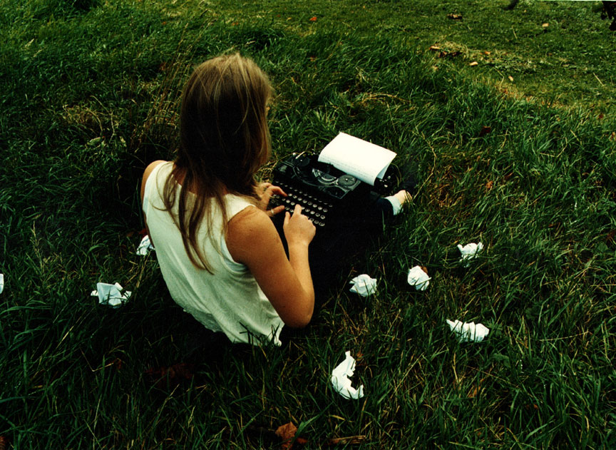 typewriter_2_by_electricladyland.jpg
