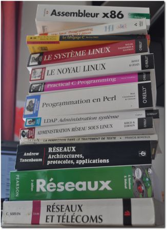 pile-livres-infos.png